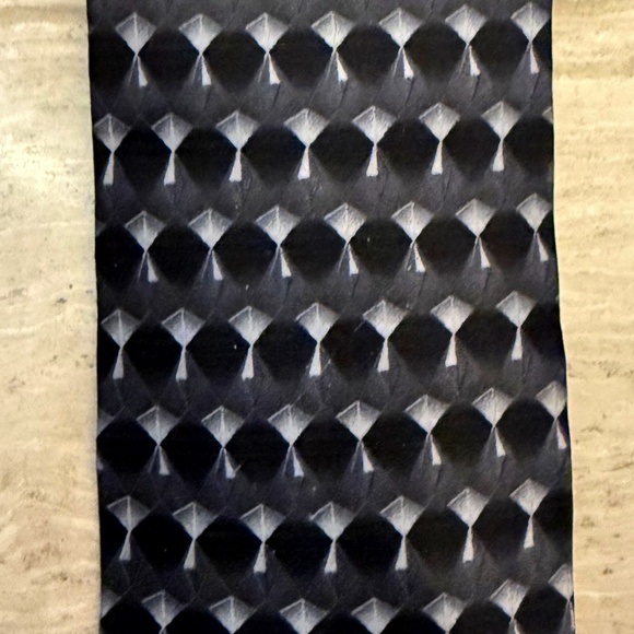 Bruno Piattelli Mens Tie Black & Gray 100% Silk Extra Long 64" - Picture 1 of 10